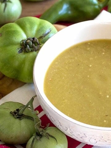 Fresh Green Tomato-Chili Pepper Sauce