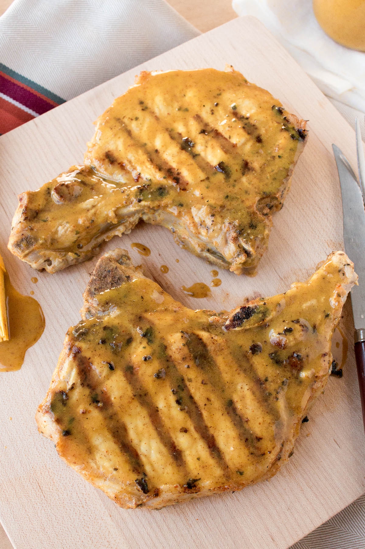 grilled pork chops with south carolina barbecue sauce