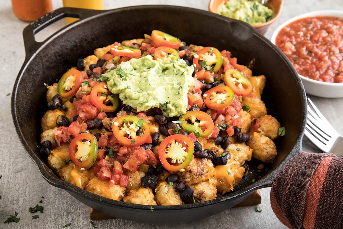 Easy Cheesy Game Day Totchos (Tater Tot Nachos) – Recipe