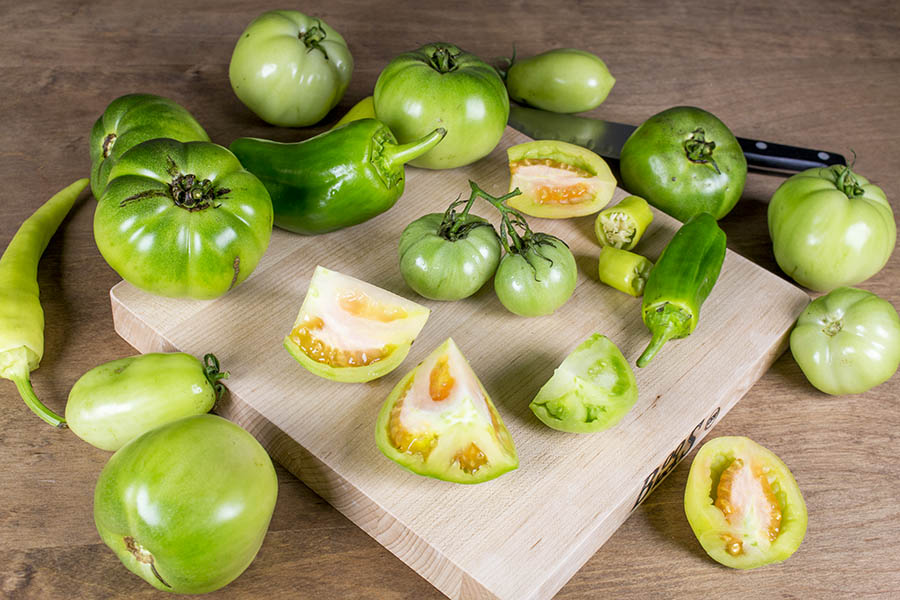 Fresh Green Tomato-Chili Pepper Sauce