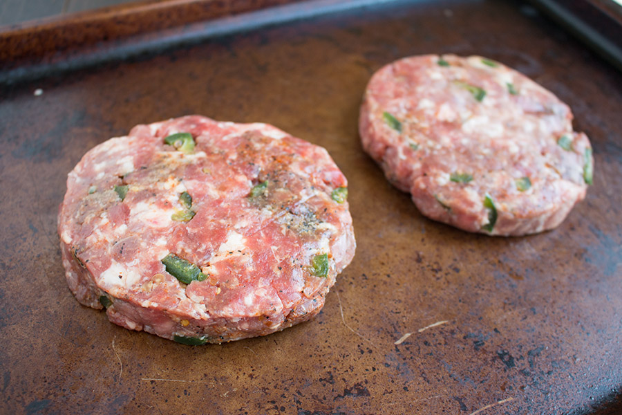 https://www.chilipeppermadness.com/wp-content/uploads/2018/03/Grinding-Meat-with-a-Meat-Grinder5-burger-patties.jpg