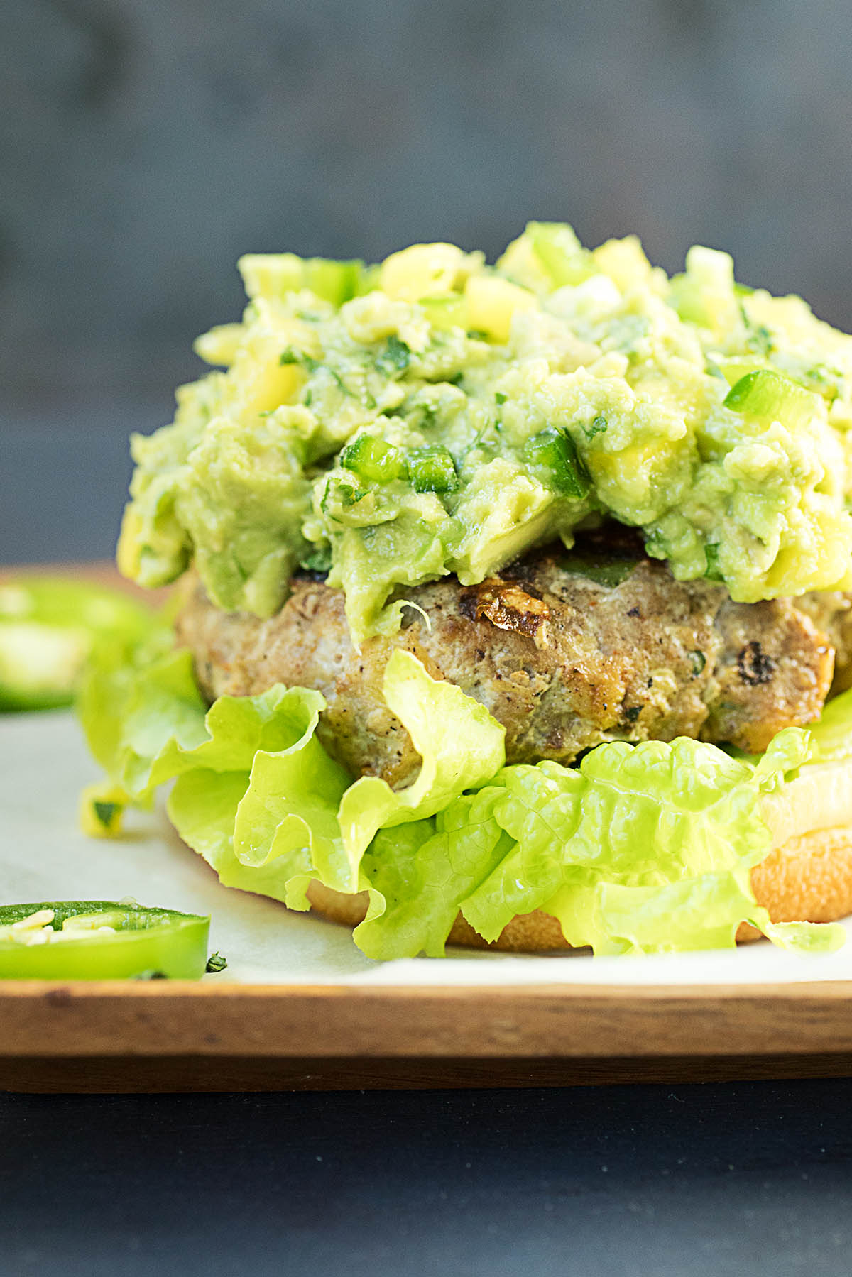 Jerk Turkey Burgers with Jalapeno-Mango Guacamole – Recipe