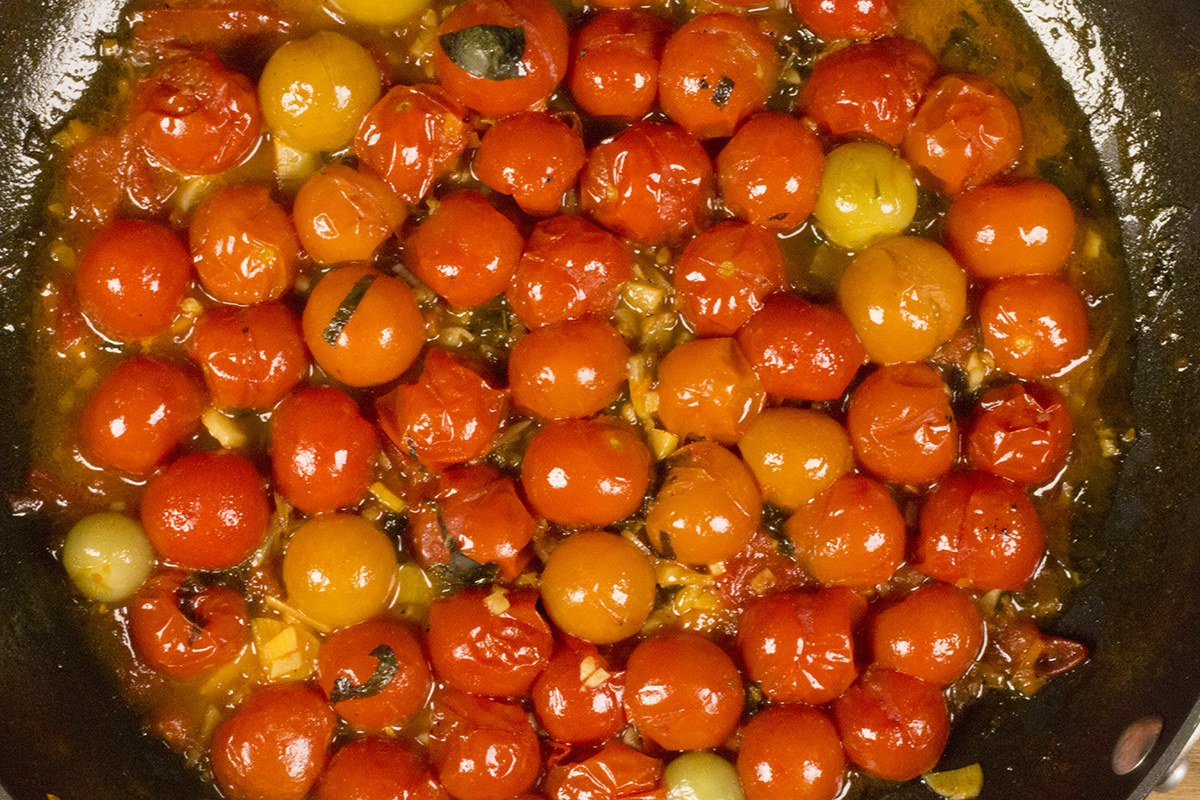 Making Tomato-Chili Pepper Sauces for Freezing.