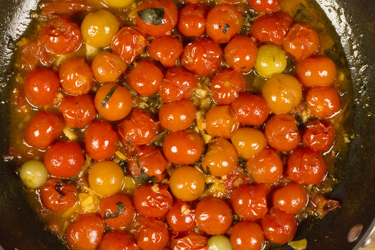 Making Tomato-Chili Pepper Sauces for Freezing.