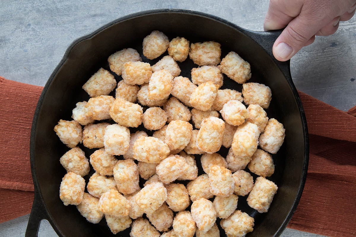 Easy Cheesy Game Day Totchos (Tater Tot Nachos) – Recipe
