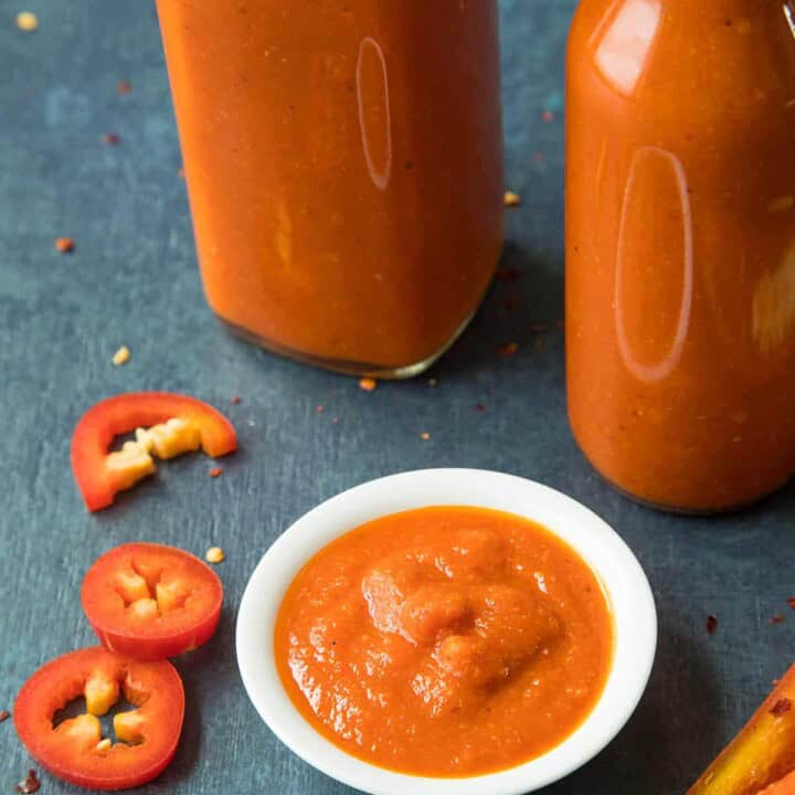 Red Jalapeno Pepper Hot Sauce