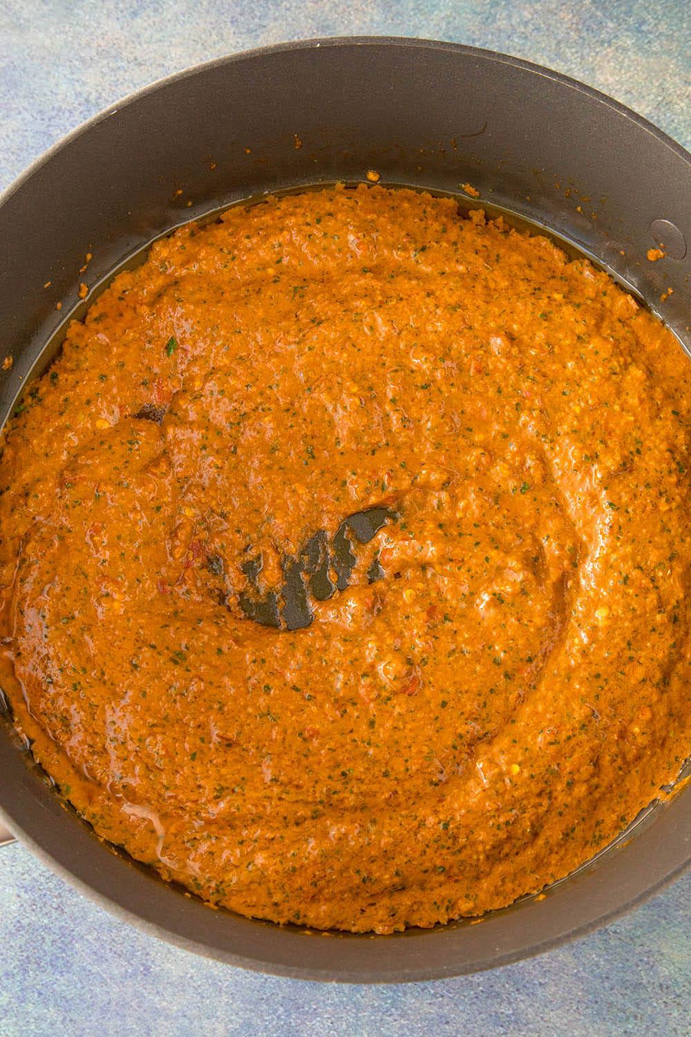 Cooking the curry paste first