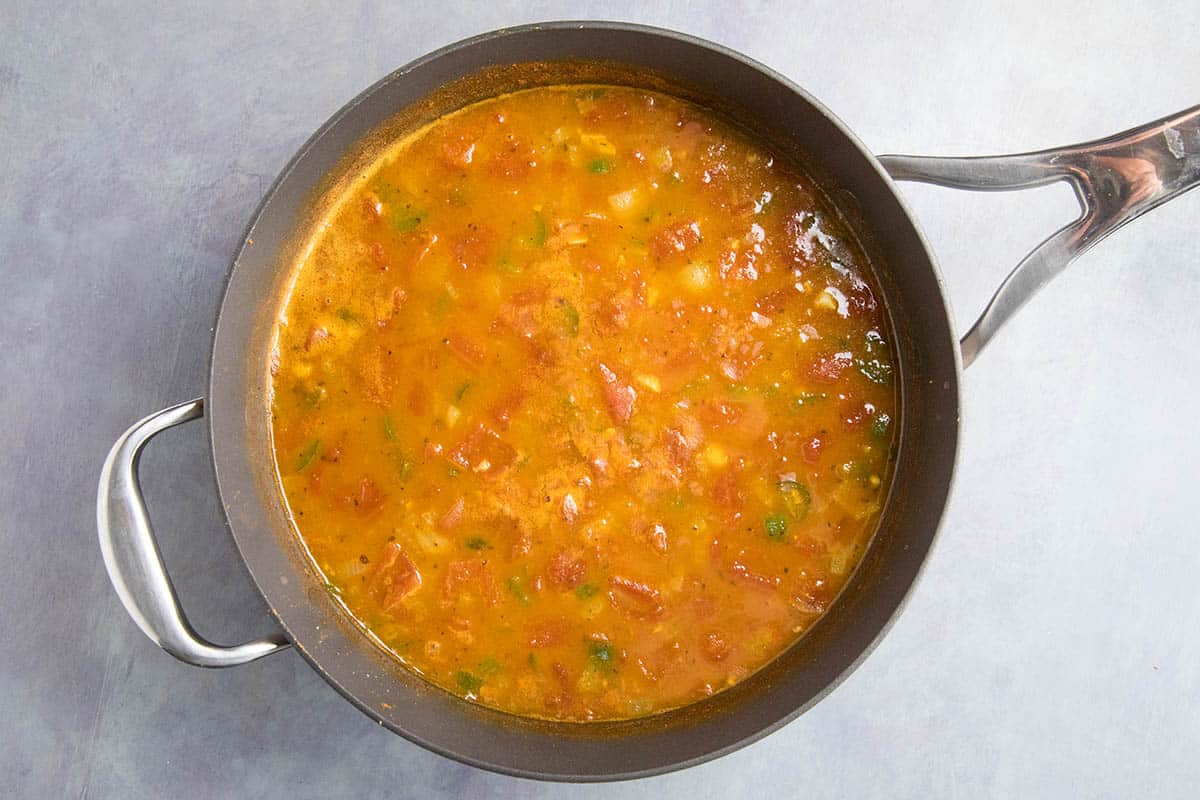 Add the tomato sauce to the Shrimp and Red Bean Chili