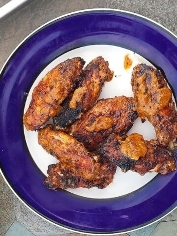 Extra Spicy Grilled Chicken Wings served