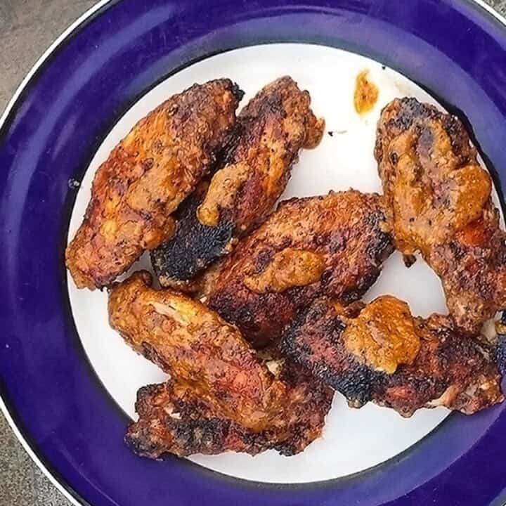Extra Spicy Grilled Chicken Wings served