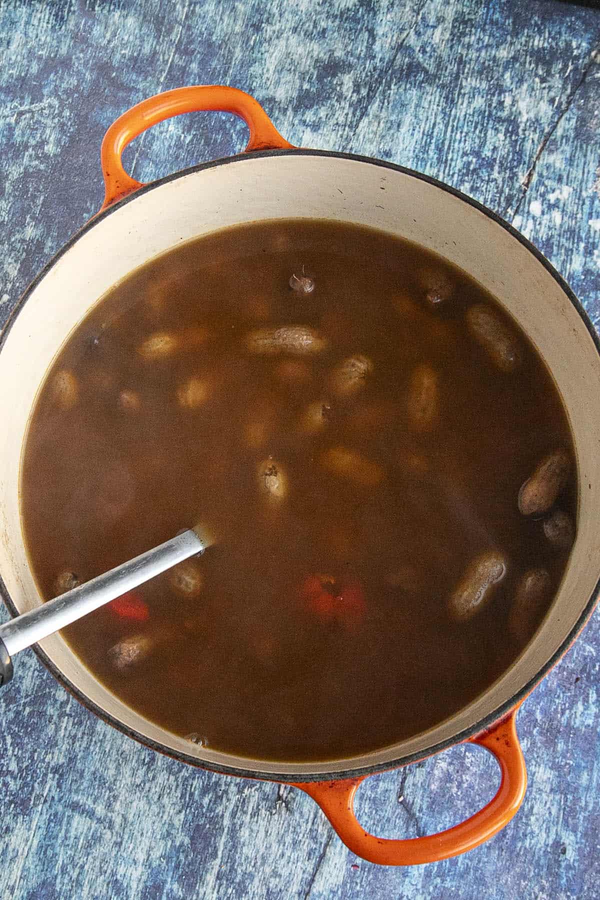 Making boiled peanuts in a pot