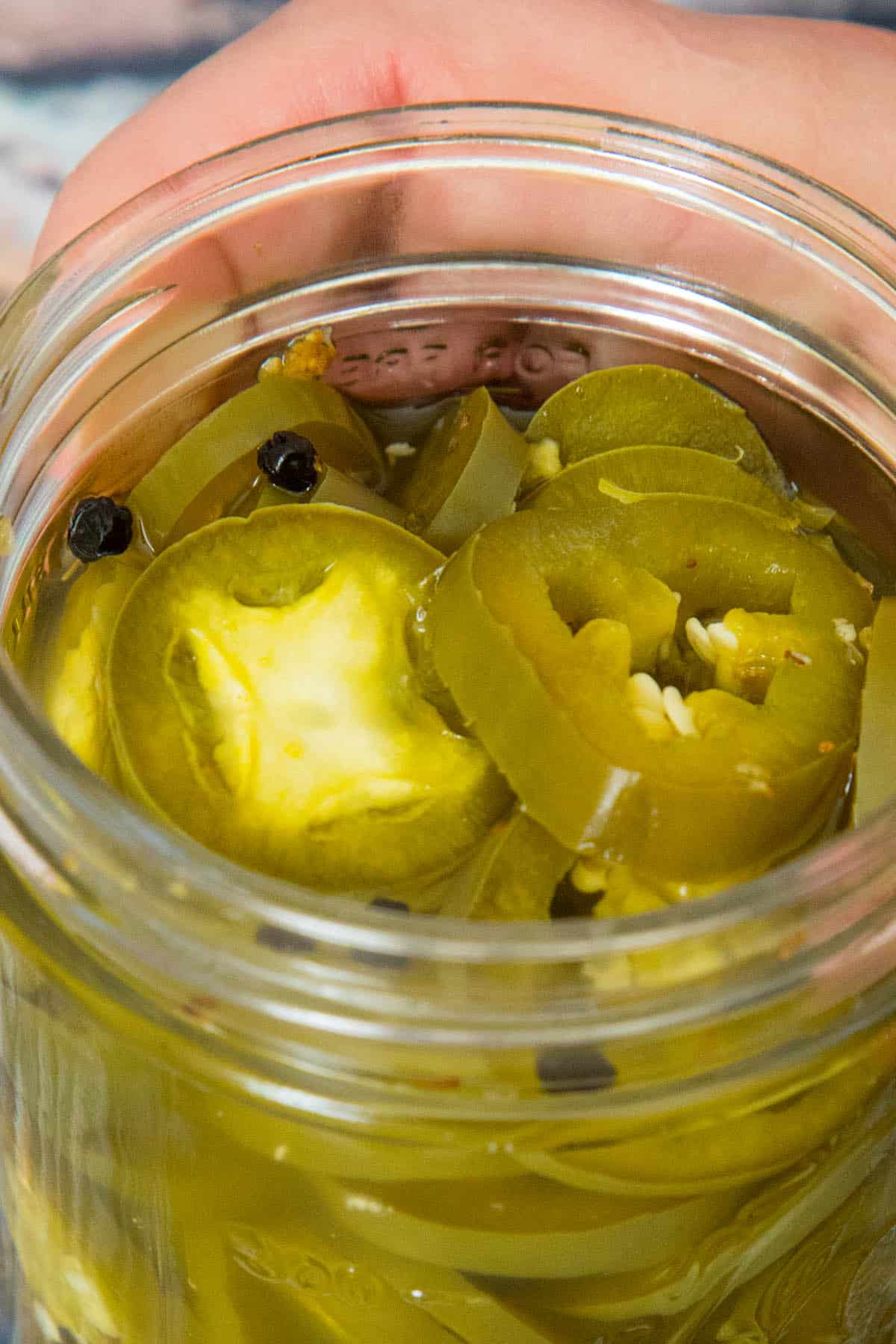 Pickled Jalapeño Peppers – Mess in the Kitchen