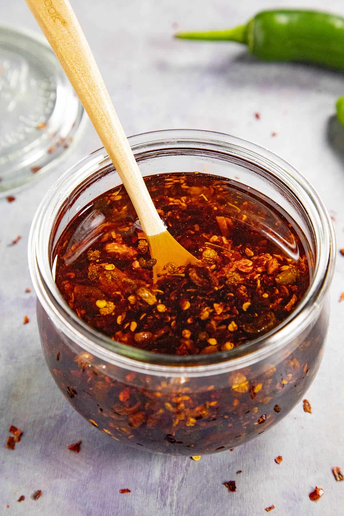 Recette de Chili Crisp: Huile de Chili épicée avec des morceaux ...