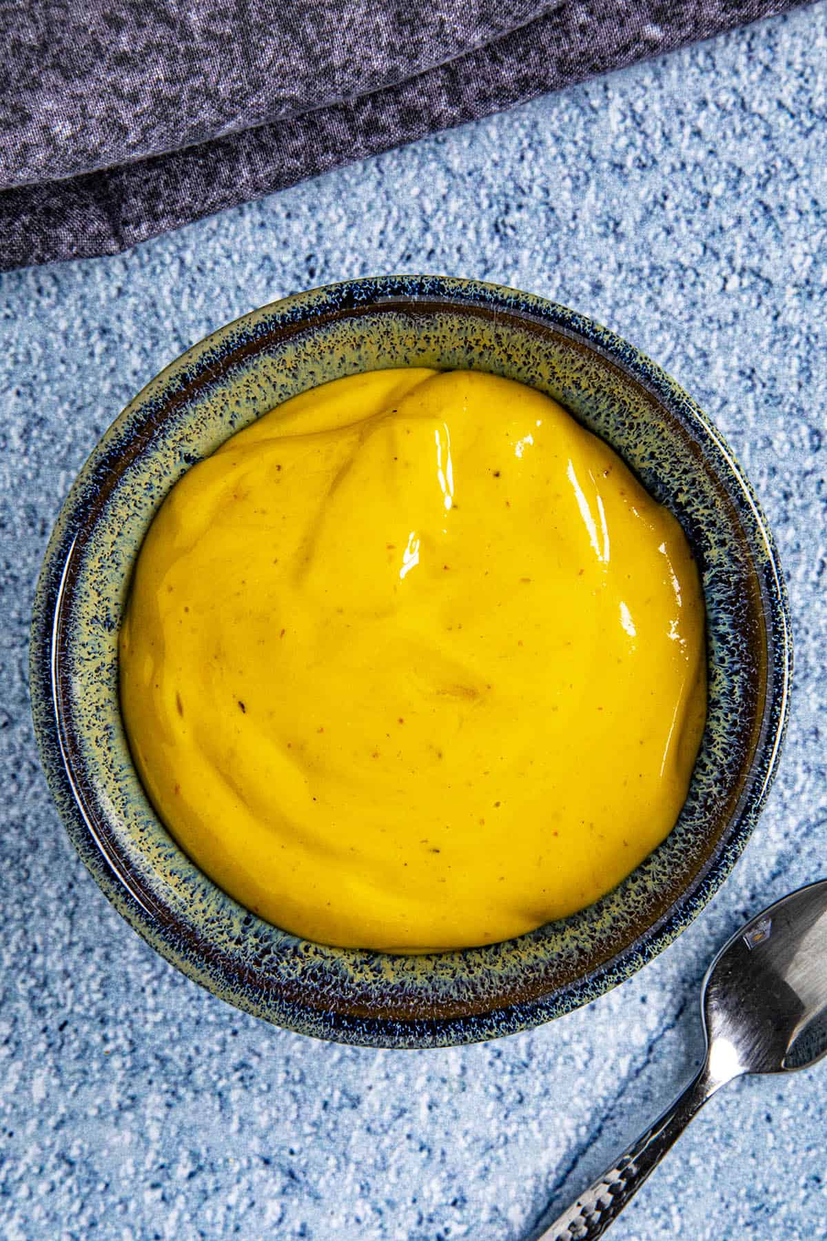 creamy sriracha aioli in a bowl