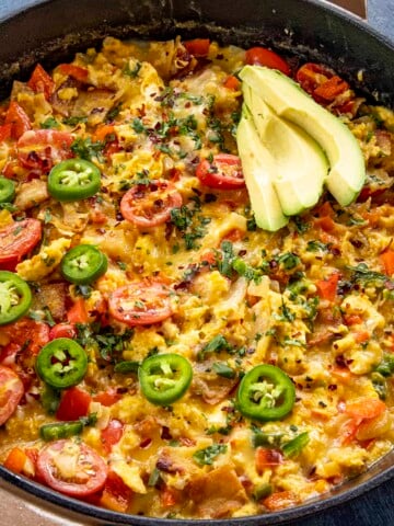 Migas Recipe (Easy Mexican Scrambled Eggs with Crispy Tortillas)