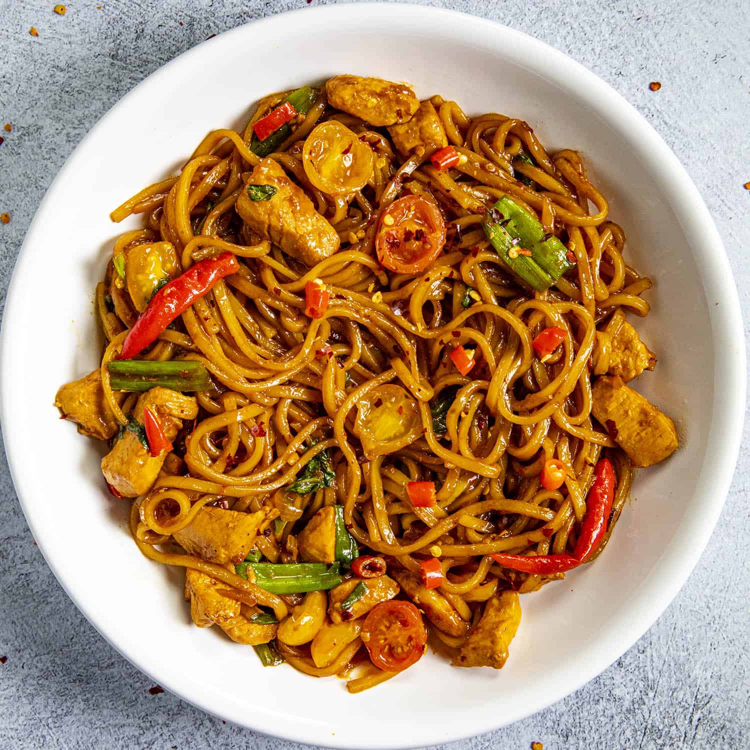 MAMA Noodles CHICKEN Instant Spicy Noodles with Delicious Thai Flavors, Hot  And Spicy Noodles with Chicken Soup Base, No Trans Fat with Fewer Calories