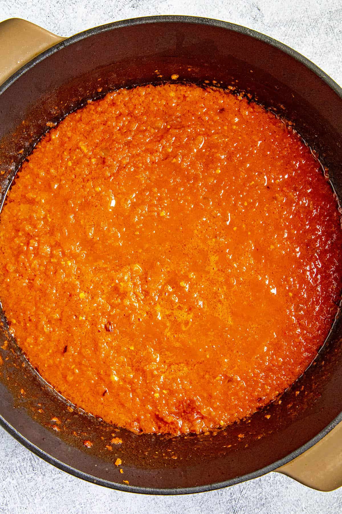 The tomato-pepper puree in the pot