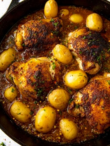 Cajun Baked Chicken Thighs served.