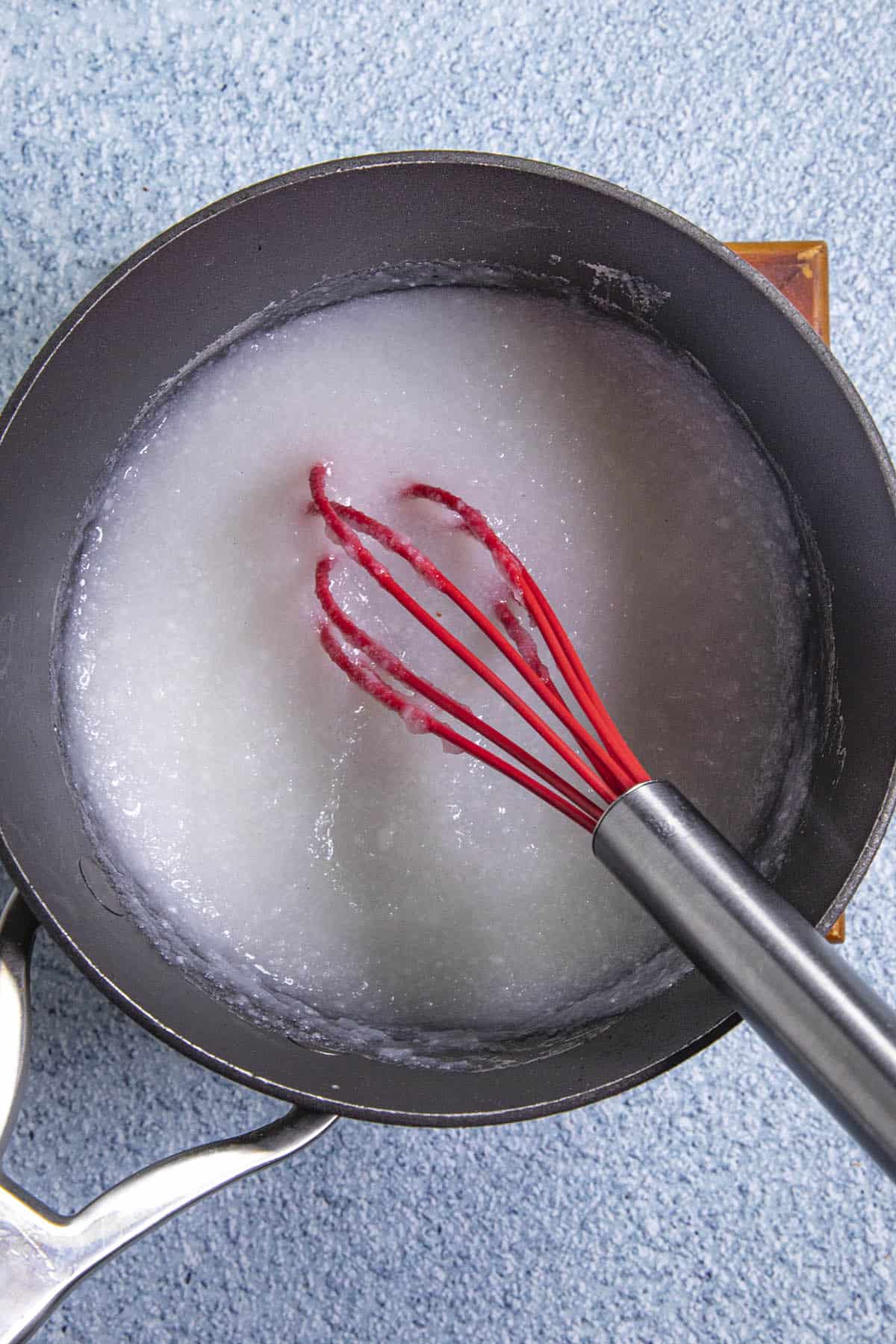 Making the glutinous rice slurry