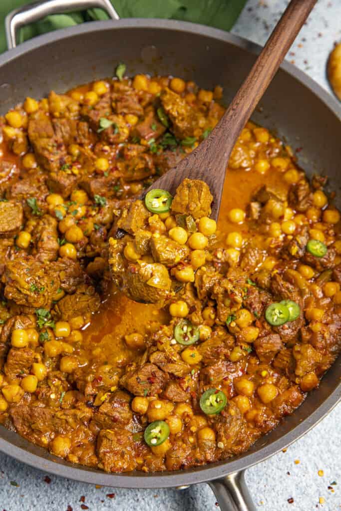 This lamb vindaloo recipe is a fiery Indian curry dish of spicy, tangy