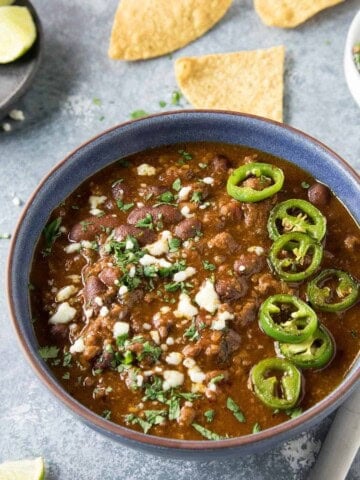 Southwest Style Slow Cooker Chili Recipe