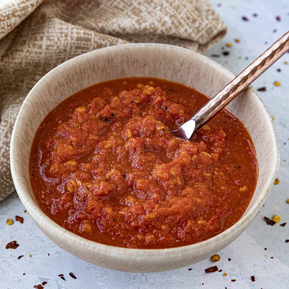 https://www.chilipeppermadness.com/wp-content/uploads/2022/08/Chili-Garlic-Sauce-SQ.jpg?utm_source=chatgpt.com