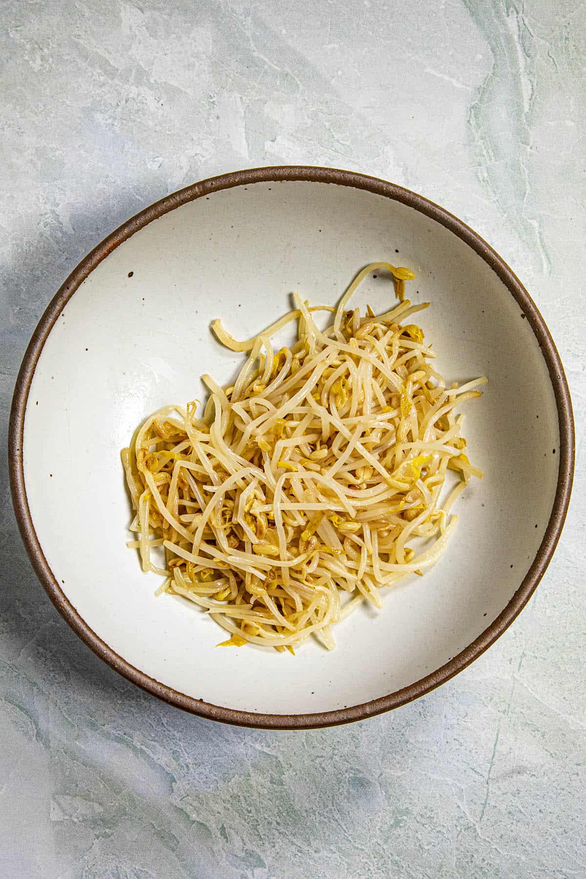 Bean sprouts in a bowl as a base for Shuizhu Yu