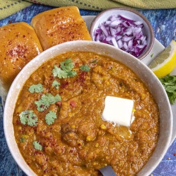 Pav Bhaji Recipe (Indian Spicy Vegetable Curry)