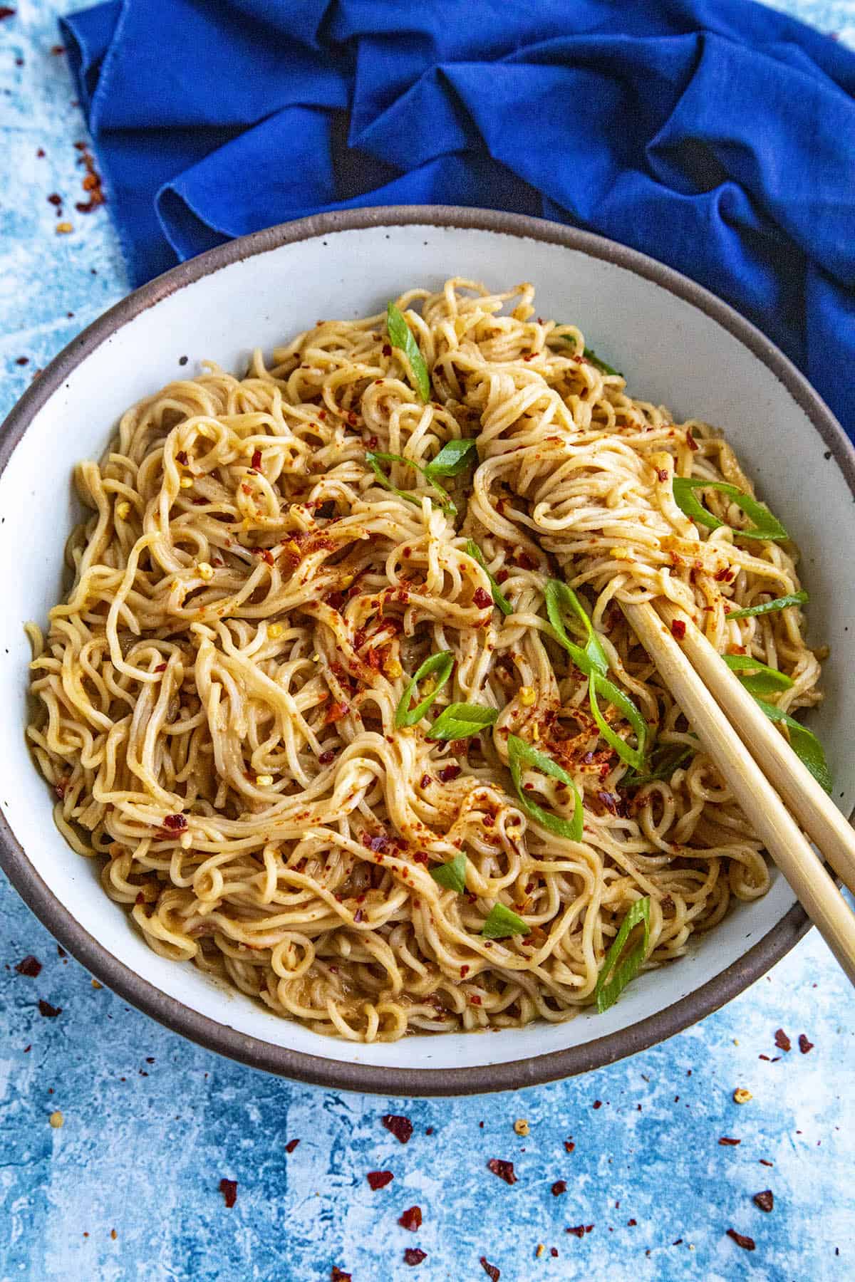 https://www.chilipeppermadness.com/wp-content/uploads/2023/06/Thai-Peanut-Noodles-Recipe1.jpg