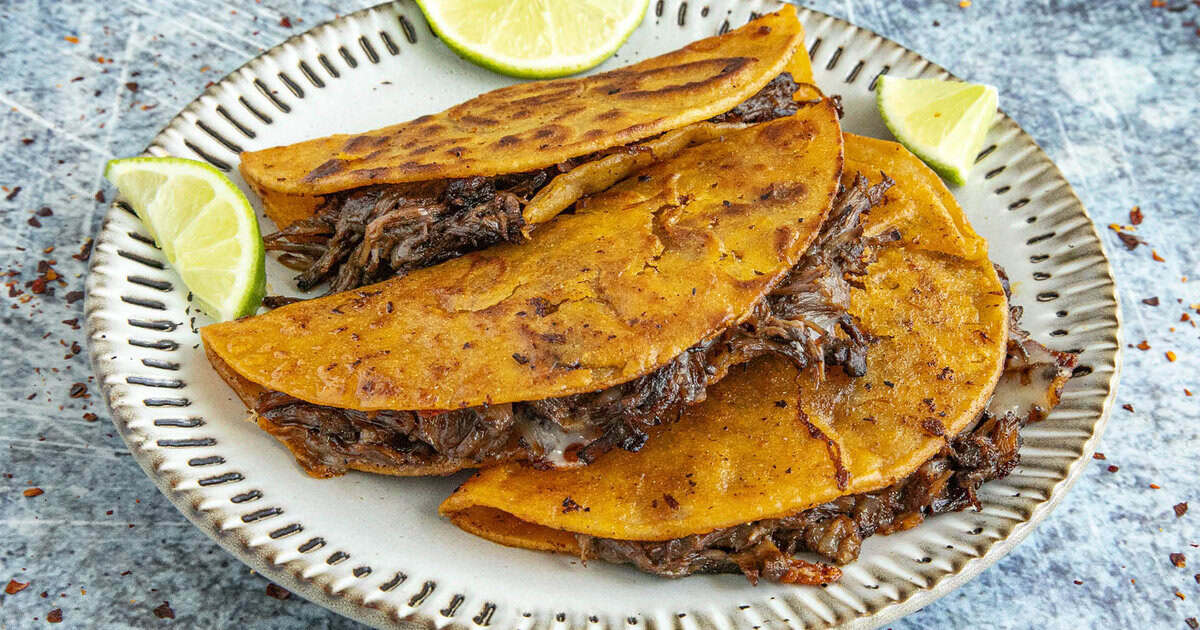 Birria Tacos Recipe (Tacos de Birria) - Chili Pepper Madness