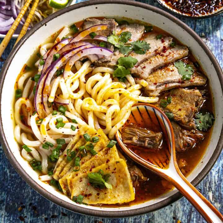 Bun Bo Hue Recipe (Spicy Vietnamese Noodle Soup)