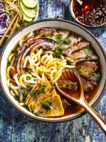 Bun Bo Hue Recipe (Spicy Vietnamese Noodle Soup)