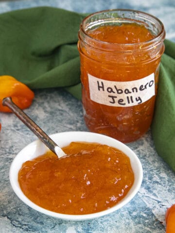 Habanero Jelly in a jar and in a bowl