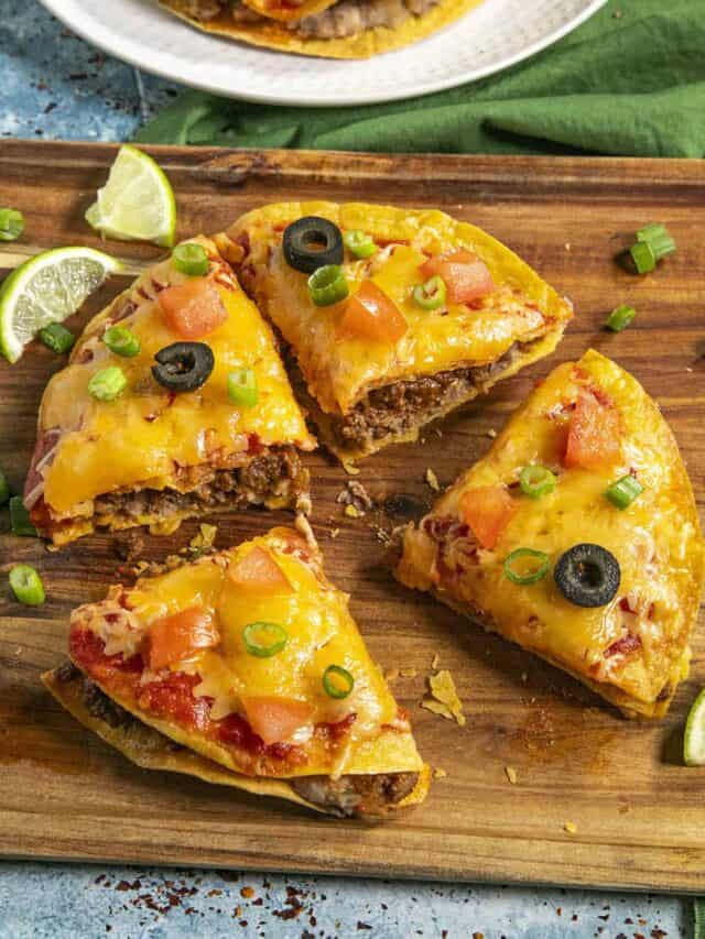 Mexican pizza, ready to serve