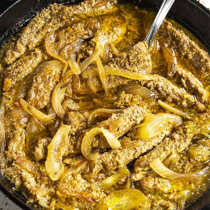 Bistec Encebollado (Puerto Rican Steak and Onions Recipe)