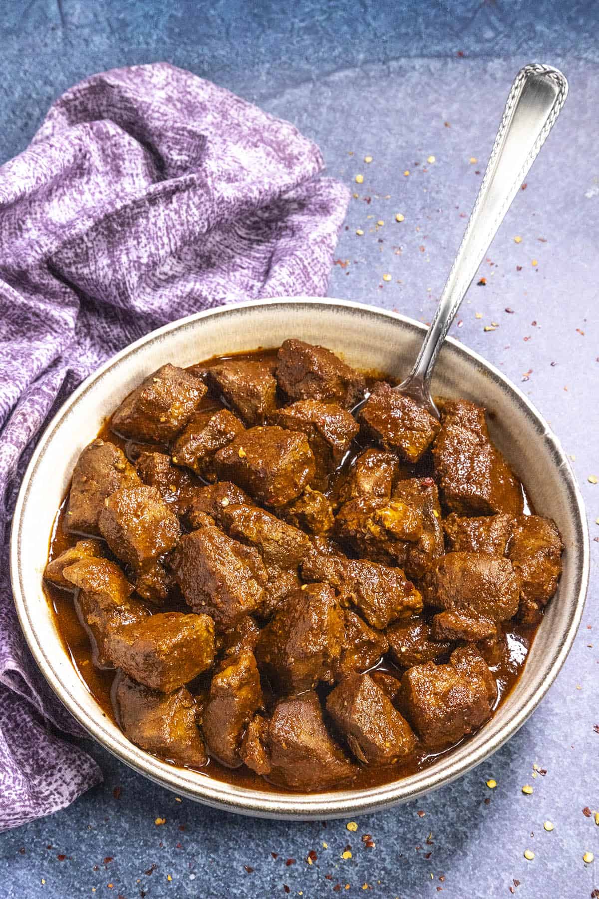 A large bowl of Asado de Puerco, ready to serve