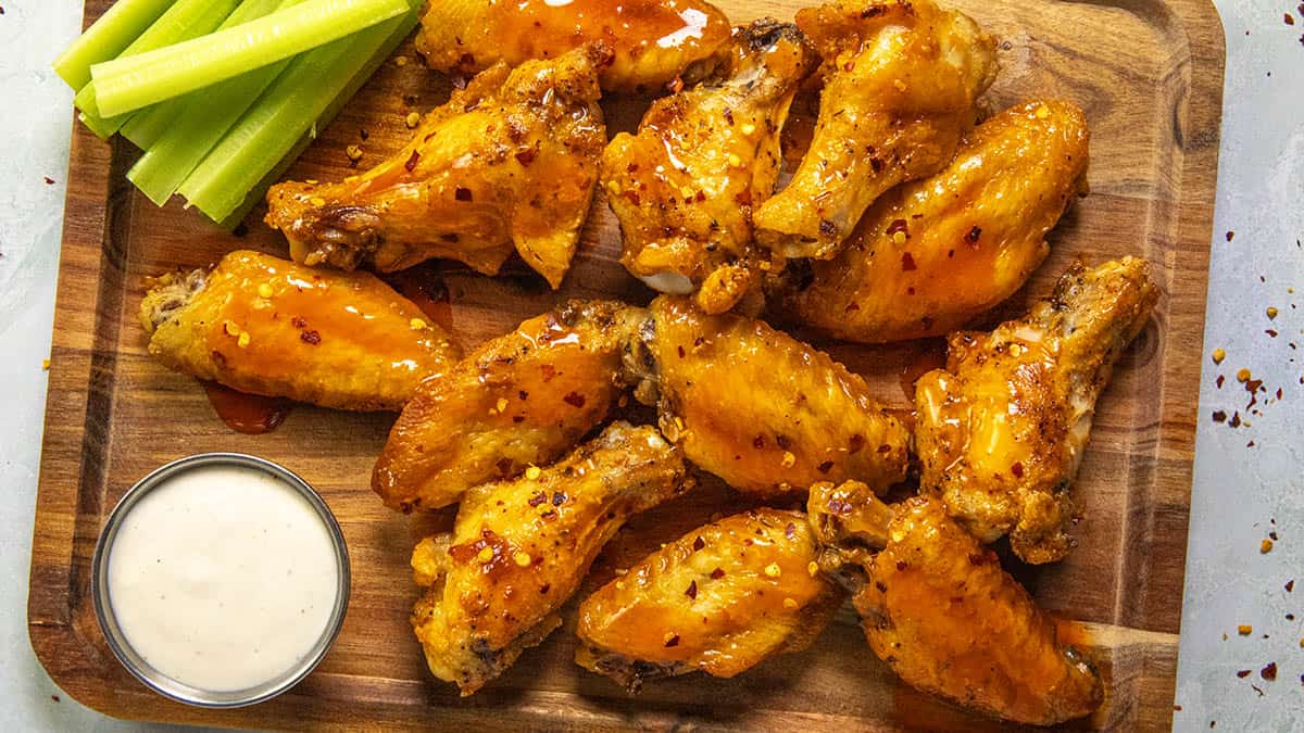 Crispy Buffalo Wings Recipe - Chili Pepper Madness