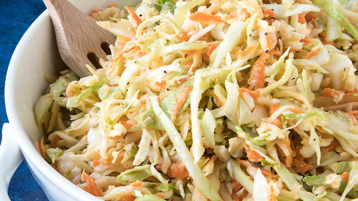 Classic Creamy Coleslaw Recipe - Chili Pepper Madness
