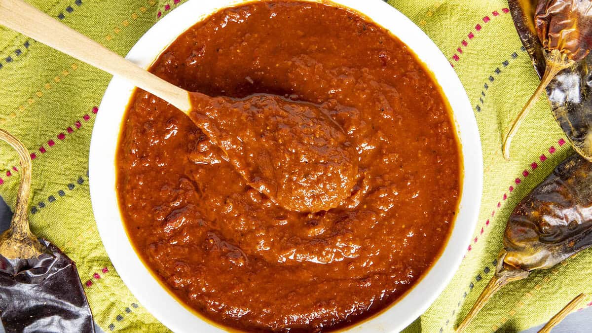 Guajillo Sauce - Chili Pepper Madness