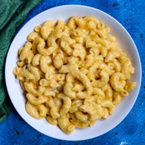 Creamy Homemade Mac and Cheese in a bowl