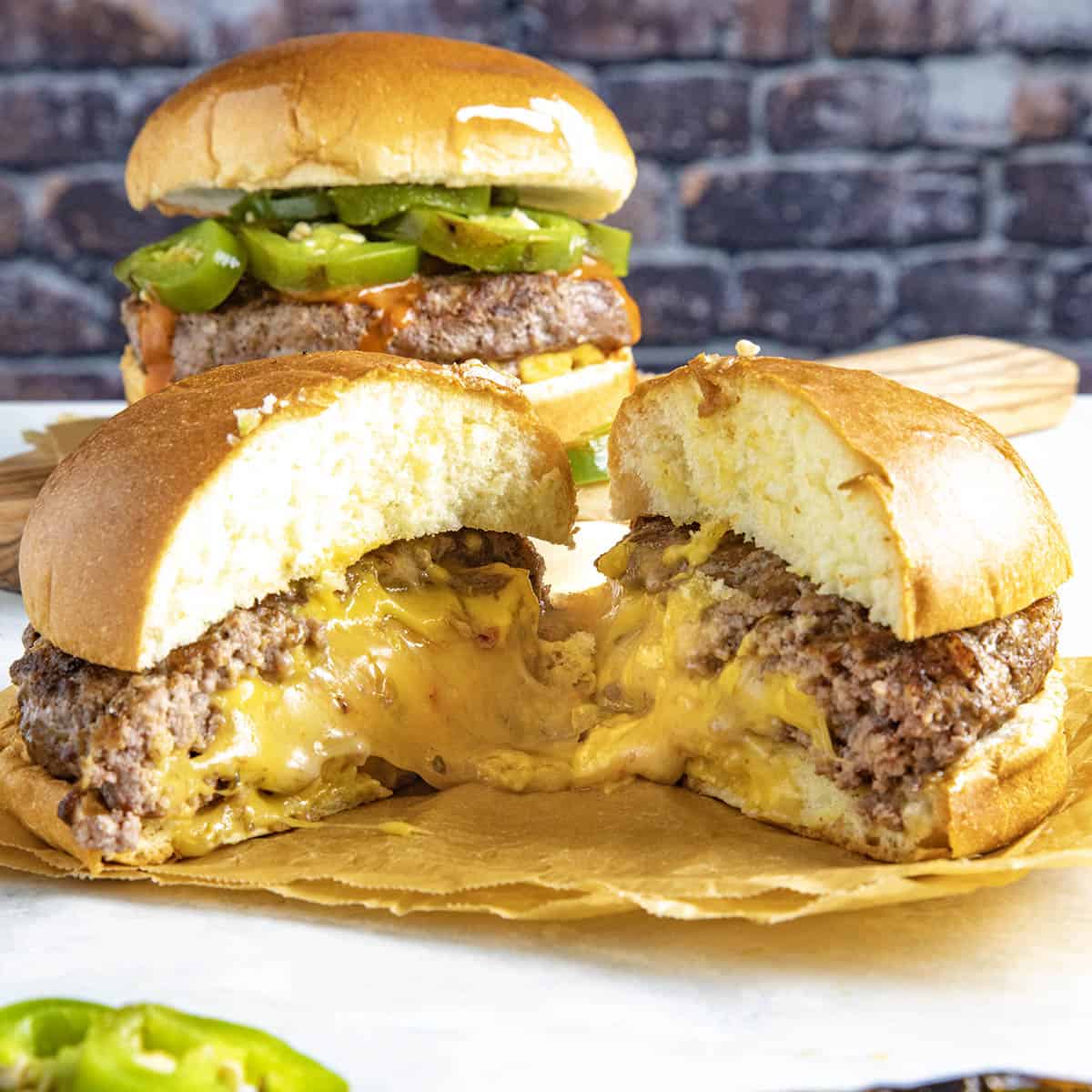 Juicy Lucy Recipe (Gooey Cheese Stuffed Burger)