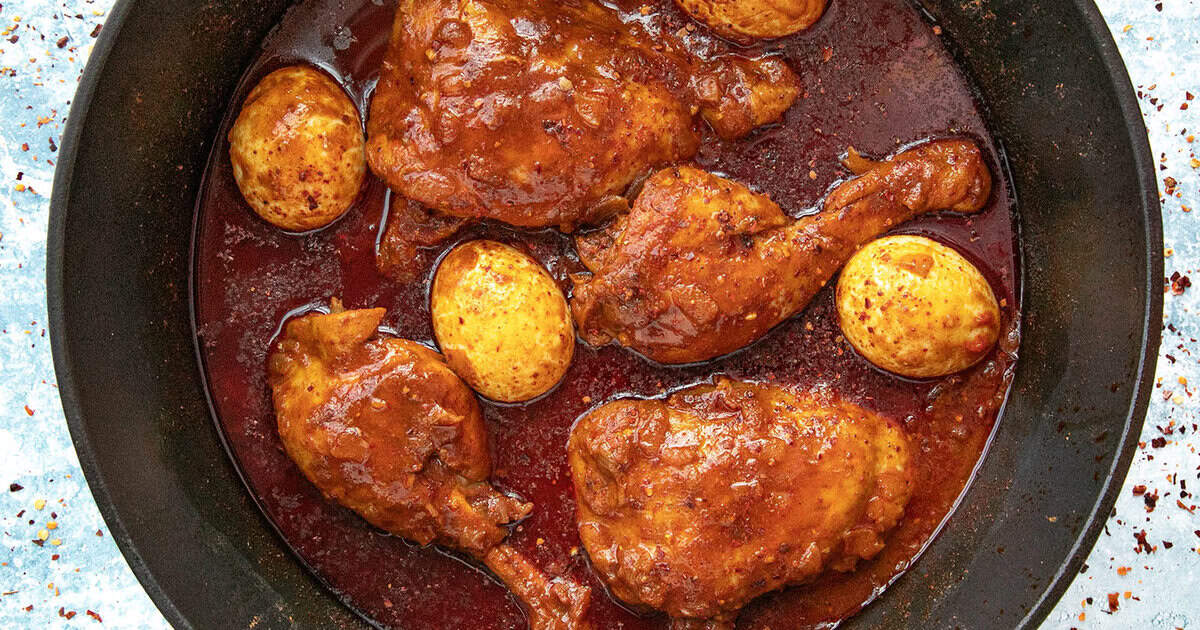 Doro Wat Recipe (Ethiopian Chicken Stew) - Chili Pepper Madness